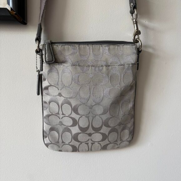 Vintage Coach Monogram Crossbody Bag - Picture 4 of 7